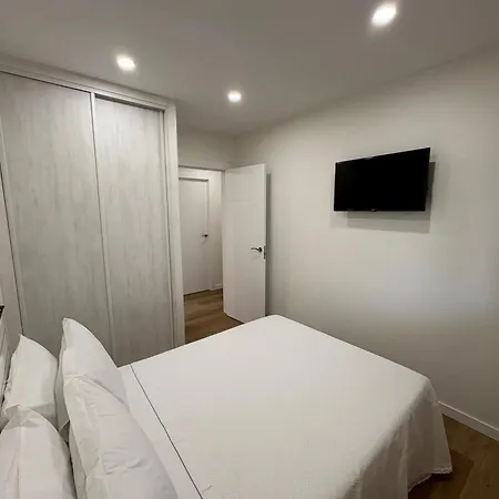 Апартаменти Adina Garden *